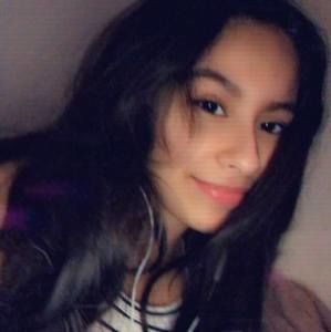 Meet your Posher, Deliela